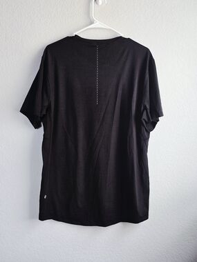 Lululemon Mens Black Short Sleeve T-Shirt Athletic Training Gym Tee Size Large